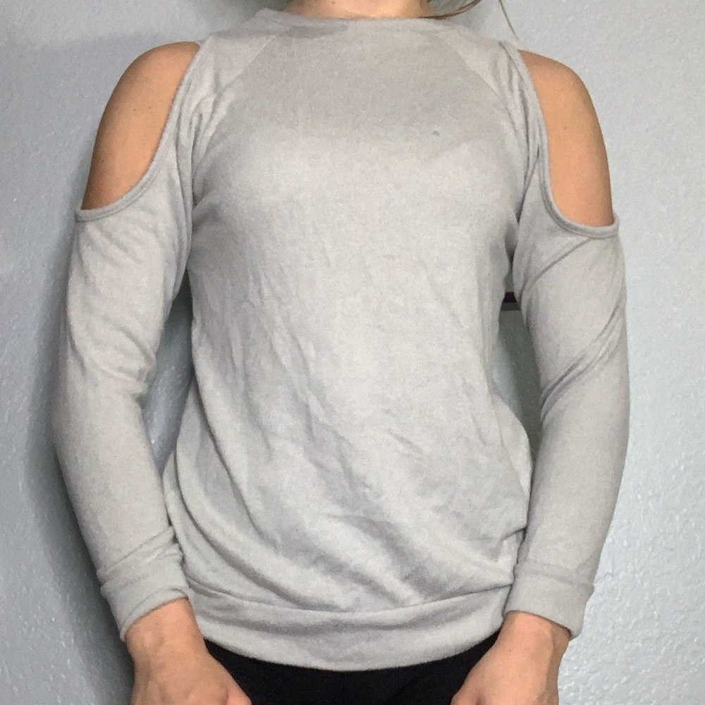 Off the shoulder long sleeve top